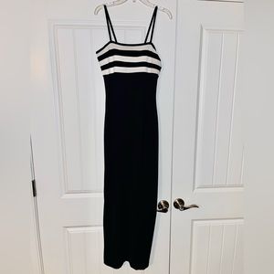 Like NEW! Newport News size 6 black formal dress, length- just above the ankle